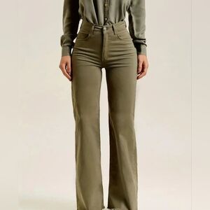Mid-Waist High-Stretch Flare Jeans
